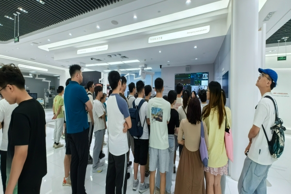 某头部医疗器械企业展厅导览系统项目