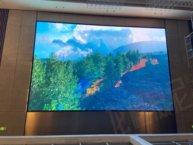 AMOUY艾默依P2.0室内LED显示屏